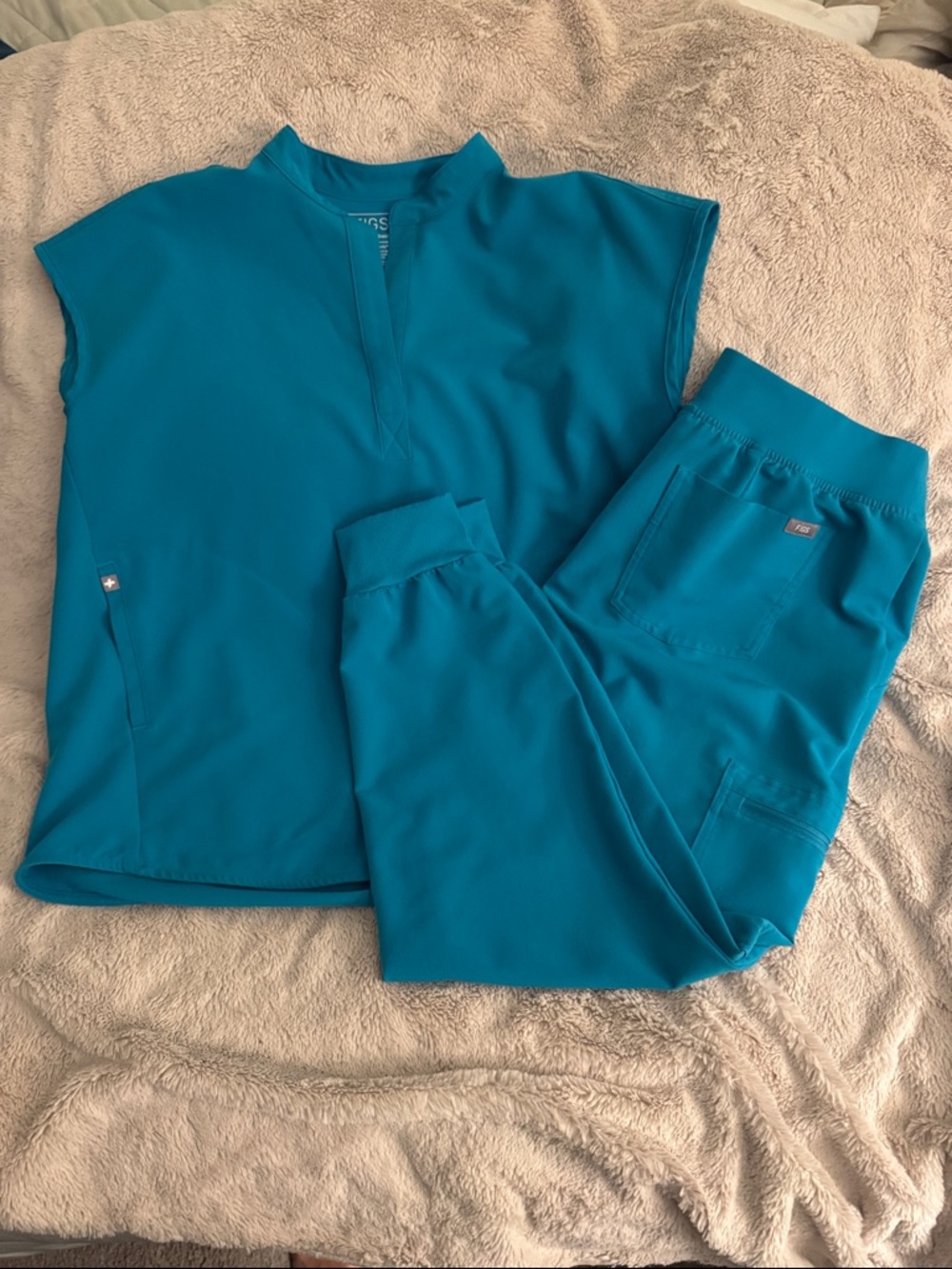 Women’s Figs Scrub Set